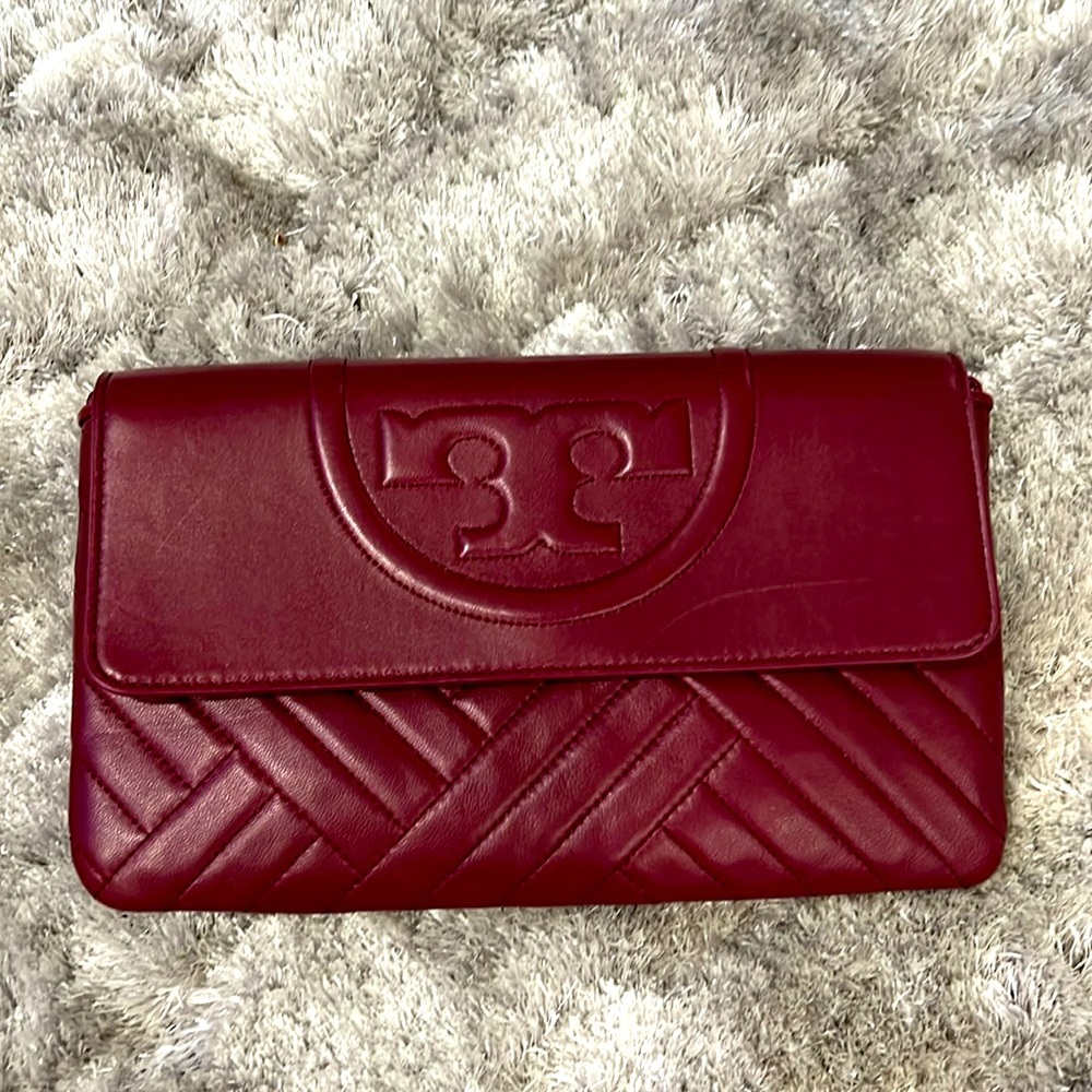 NWT Tory Burch Alexa Clutch. Imperial Garnet.